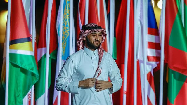 Suudi Arabistan Spor Bakanı Prens Abdülaziz bin Türki el-Faysal İstanbul'da Takımını Açıkladı